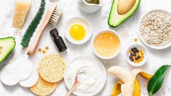 باستخدام مواد طبيعية، خطوات العناية بالبشرة الملتهبة من الشمس