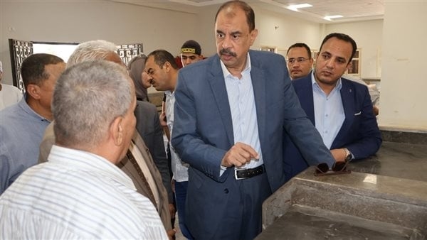 محافظ سوهاج يتفقد سير العمل بمشروعات "حياة كريمة" بالجلاوية والفراسية