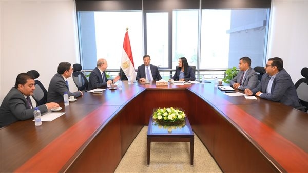 وزيرا التضامن والزراعة يبحثان إقامة معرض دائم لـ"ديارنا"