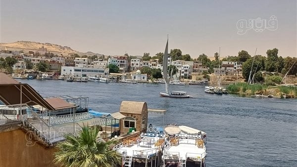 بعد تحسن الطقس، إعادة تشغيل حركة الملاحة الجوية والنهرية في أسوان