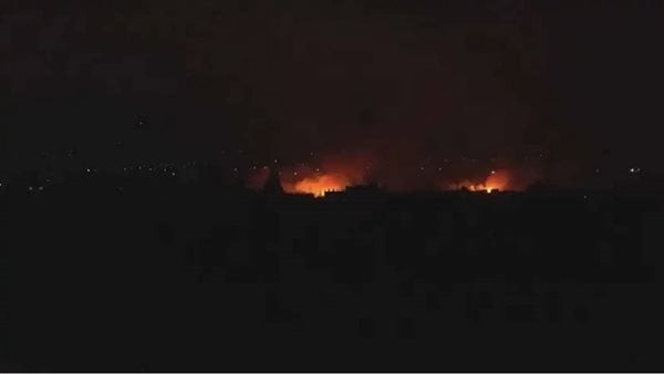 إعلام سوري: انفجارات عنيفة تهز مدينة اللاذقية وتفعيل المضادات الجوية