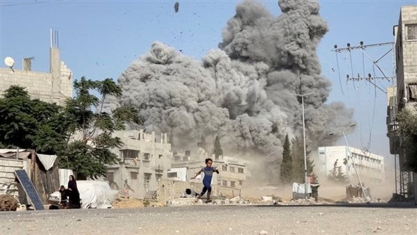 في مجزرة جديدة، استشهاد 136 فلسطينيًّا بقصف إسرائيلي وغارات بـ غزة