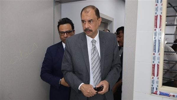 محافظ سوهاج يتفقد التشغيل التجريبي للمركز الطبي بحي الكوثر
