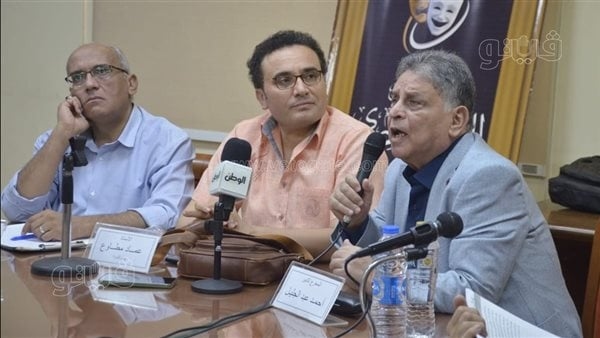 المخرج أحمد عبدالجليل في القومي للمسرح: كرم مطاوع أعطاني أول مكافأة، وبدأت من سارتر