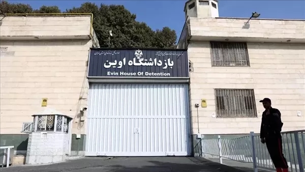 إيران: 27 سجينا لا يزالون فارين من سجن إيفين منذ قصفته إسرائيل