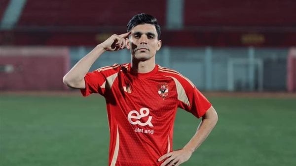 بن شرقي: اللعب للأهلي يحتاج شخصية قوية وجماهيره تدفعني لتقديم أفضل ما لدي (فيديو)