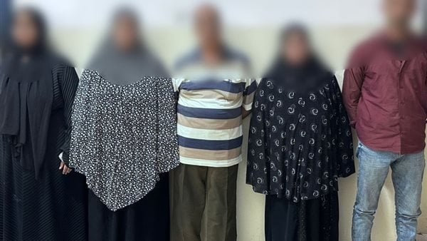الأمن يكشف ملابسات فيديو طرد فتاة من منزلها بالشرقية عقب رسوبها بالثانوية العامة