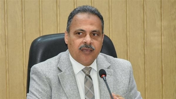 محافظ الشرقية يحيل 31 من العاملين للتحقيق بسبب الغياب والتقصير
