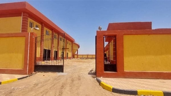 محافظ الوادى الجديد يعلن الانتهاء من إجراءات تسليم محطة تنقية المياه بقرية بولاق