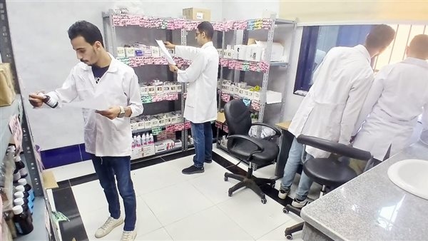 قافلة طبية توقع الكشف على 1586 مواطنا في "المستعمرة الشرقية" بالدقهلية (صور)