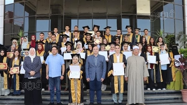 محافظ بني سويف يكرم 84 طالبًا من أوائل الشهادات والثانوية والدبلومات