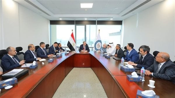 البترول تبحث مع عدة شركات عالمية آليات تنفيذ مشروع المسح الجوي للثروات التعدينية