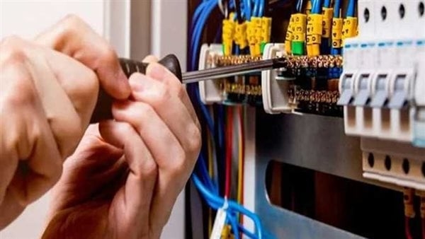 اليوم، قطع الكهرباء عن 7 مناطق في قنا