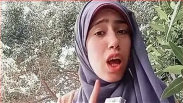 التحقيق مع البلوجر "علياء قمرون" بتهمة الخروج على الآداب العامة