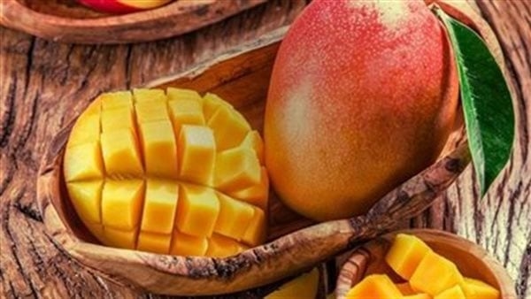 فوائد المانجو، تحمي من جفاف العين والضمور البقعي