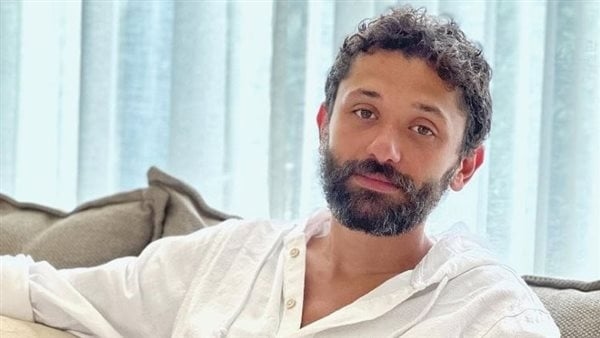 أسرة فيلم "طلقني" تدخل ديكور الحارة الشعبية بمدينة الإنتاج