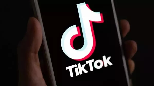 خبير تكنولوجيا يكشف السر وراء المحتوى الهابط على تيك توك