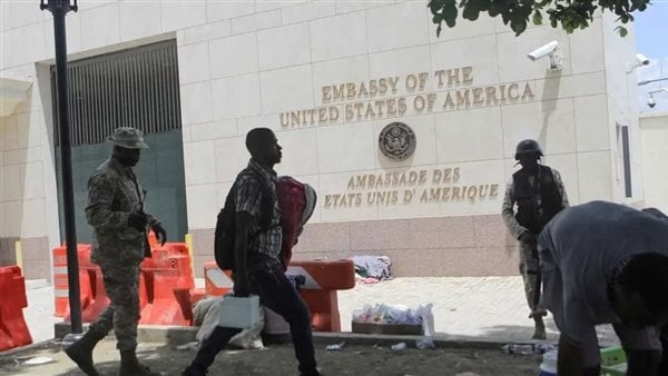 الخارجية الأمريكية تغلق سفارتها في هايتي بسبب تبادل إطلاق نار عنيف بالعاصمة