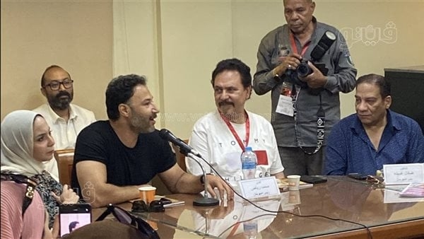 محمد العمروسي: التحقت بمعهد الفنون المسرحية لأحقق حلم والدي