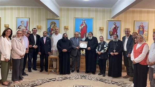 وفد من مكتبة الإسكندرية يزور دير مارمينا الأثري ببرج العرب