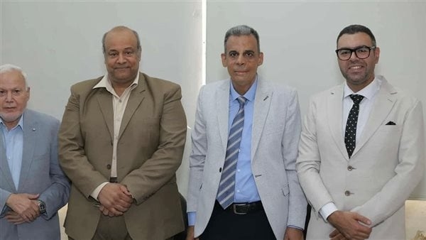 رسالة دكتوراة تكشف عن مؤشر جديد للتنبؤ بانخفاض ضغط الدم قبل تخدير المرضى وكبار السن