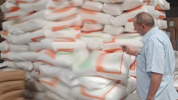 تموين الشرقية يضبط 10.5 طن مواد غذائية مجهولة