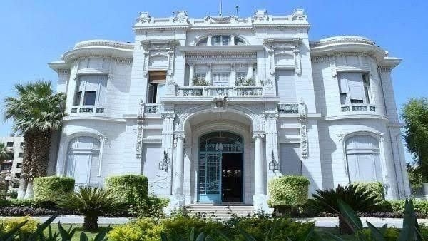 شروط الالتحاق بأقسام البرامج المميزة بكلية آداب عين شمس لـ المستجدين