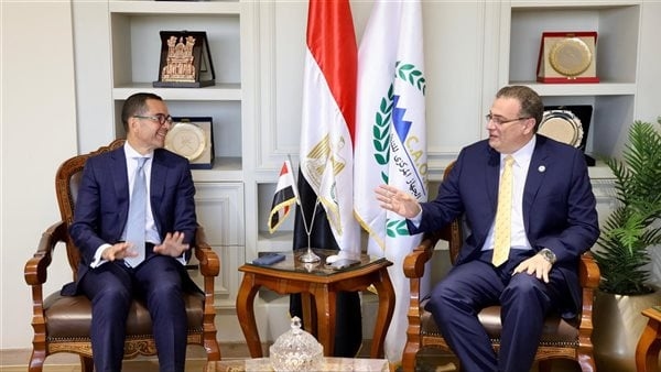 رئيس "التنظيم والإدارة" يبحث مع وزير الاستثمار سبل تعزيز التعاون المشترك