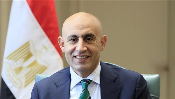 وزير التعليم يصدر قرارا وزاريا بشأن حركة بعض مديري ووكلاء المديريات التعليمية