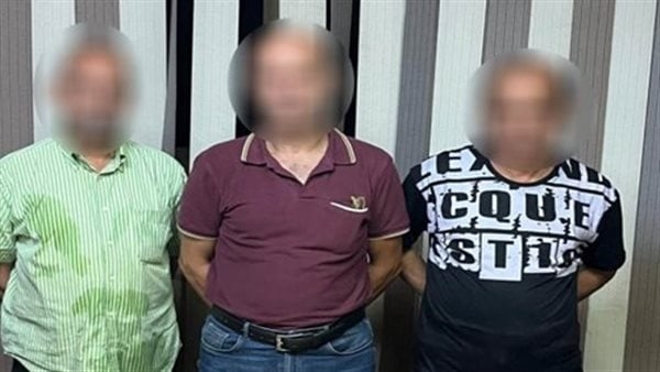 حاميها حراميها، ضبط 3 أشخاص بتهمة الاستيلاء على أموال الدعم من البطاقات التموينية