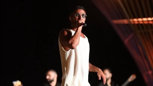 أحمد سعد يشعل حفله بالساحل الشمالي بـ إيه اليوم الحلو دا (فيديو)