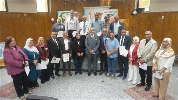 "تعليم الإسكندرية" تكرم المشاركين في فعاليات العيد القومى للمحافظة