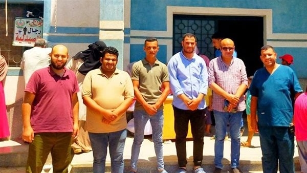 الكشف على ١٨٠٠ مريض خلال قافلة طبية بقرية صنعاء بالشرقية