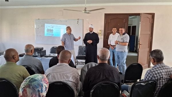 رئيس منطقة الإسكندرية الأزهرية يتابع فعاليات التدريب بمركز بيت الشباب بسموحة