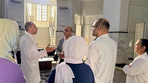 وكيل صحة الإسكندرية يتفقد سير العمل داخل أقسام مستشفى الرمد
