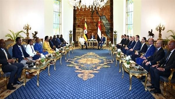 مصر وأوغندا تتفقان على تعزيز العلاقات السياسية والتجارية والاستثمارية (صور)
