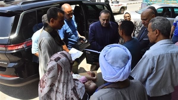 محافظ أسيوط يوجه بعلاج رضيعة تعاني من مشكلة في شريان الذراع
