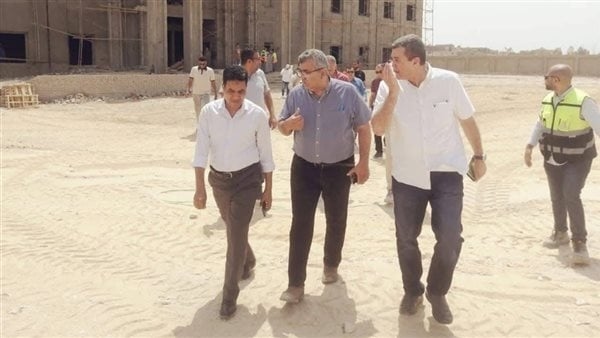 مساعد وزير الصحة ومحافظ الأقصر يتابعان معدلات الإنجاز وتطوير المشروعات الصحية بالمحافظة