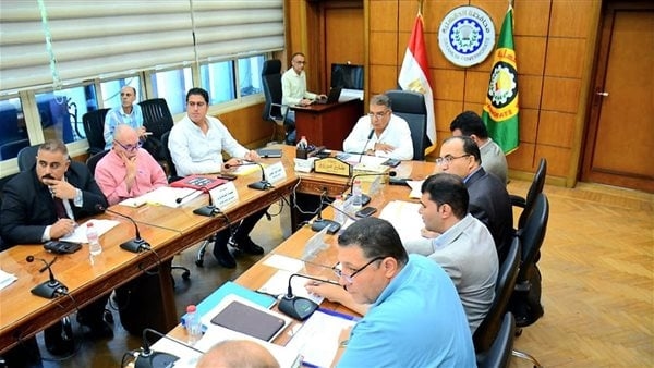 محافظ الدقهلية يترأس اجتماع اللجنة العليا للاستثمار