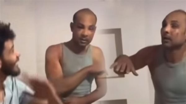احتجز شخصا وأجبره على الرقص عاريا، فيديو لـ علاء الساحر يكشف الوجه المظلم لمشاهير التيك توك