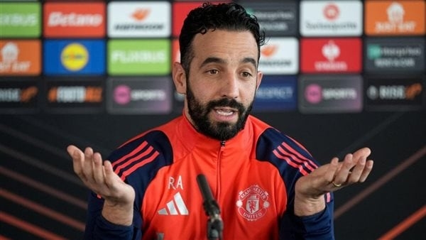 مدرب مان يونايتد يعلن غياب نجميه عن مباراة آرسنال في الدوري الإنجليزي