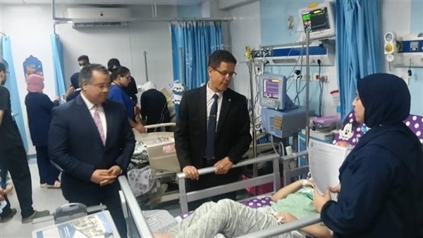رئيس جامعة بنها يتفقد المستشفى الجامعي للاطمئنان على الخدمات المقدمة للمرضى
