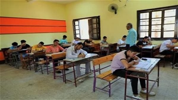 أكثر من 5 آلاف طالب بسوهاج يؤدون اليوم امتحانات الدور الثاني لـ"الثانوية العامة"