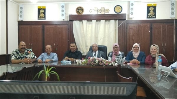 وكيل التعليم بالإسماعيلية: انتظام امتحانات الدور الثاني للثانوية العامة (صور)