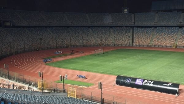 اتحاد الكرة يطالب بإغلاق استاد القاهرة