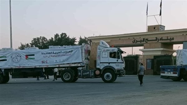 عبور 19 شاحنة مساعدات إماراتية معبر رفح البري إلى غزة