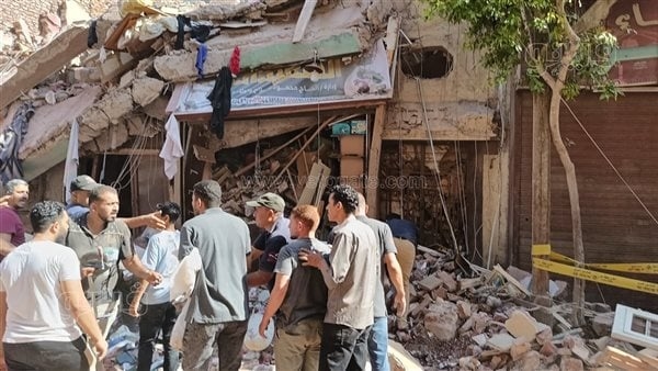 عقار الزقازيق المنهار، أسر مفقودة ومواطنون اختفوا أثناء تناول وجبة الإفطار في المسمط (فيديو)