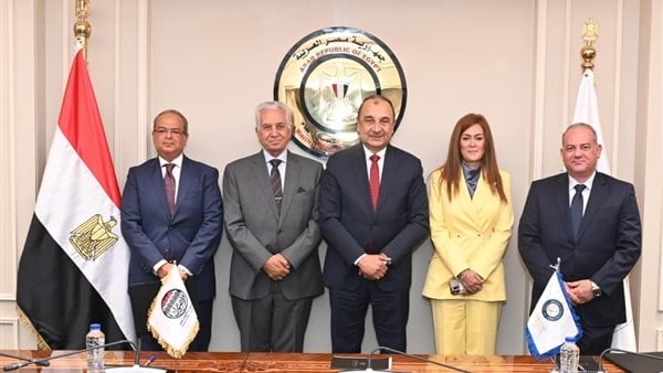 شيمي: الاستثمار في رأس المال البشري ركيزة أساسية لنجاح خطط الإصلاح والتطوير