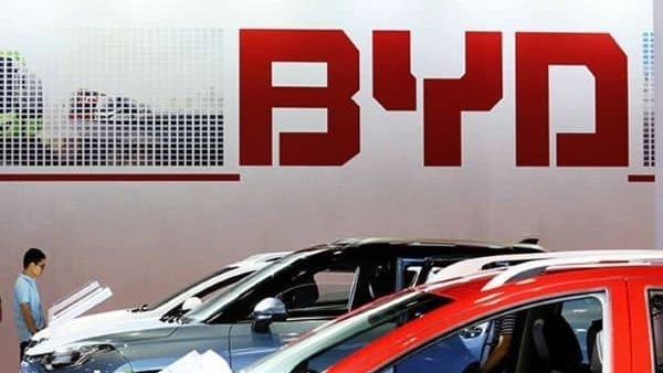 رابطة السيارات الصينية تحذر من احتدام المنافسة بعد تخفيضات "BYD"