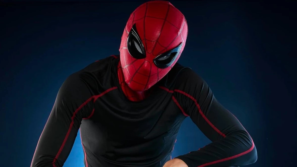 قناع Spider-Man حقيقي بعيون متحركة ينقل تجربة الرجل العنكبوت لمستوى آخر!